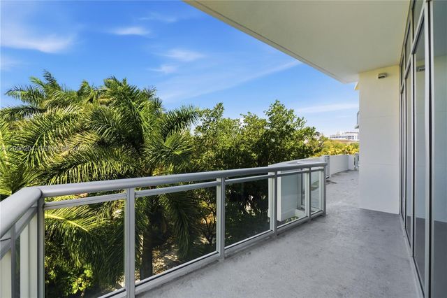 1090 NW N River Dr 404, Miami, FL 33136