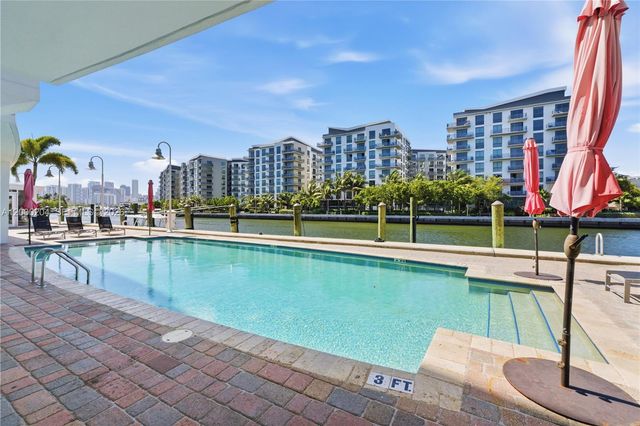 1090 NW N River Dr 404, Miami, FL 33136