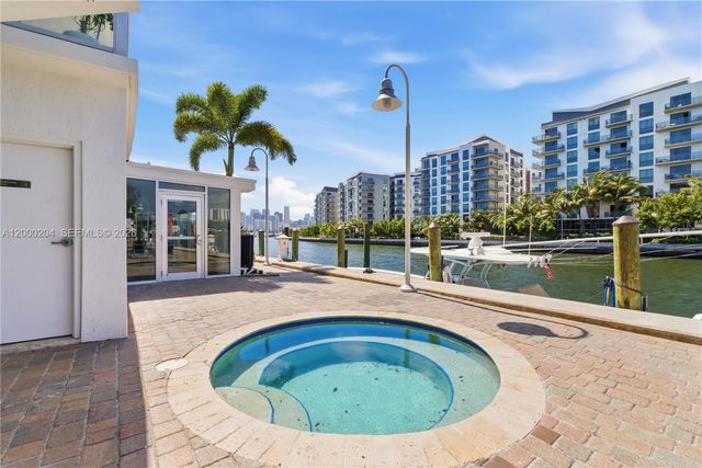 1090 NW N River Dr 404, Miami, FL 33136