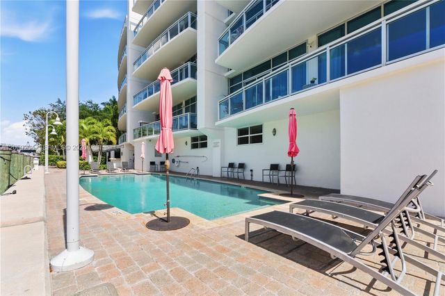 1090 NW N River Dr 404, Miami, FL 33136