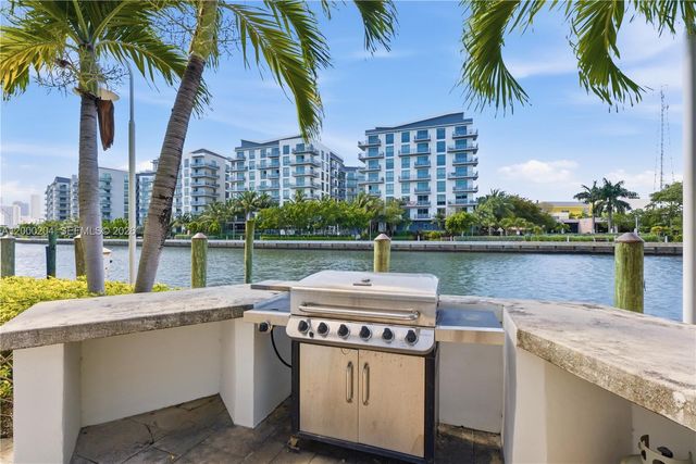 1090 NW N River Dr 404, Miami, FL 33136