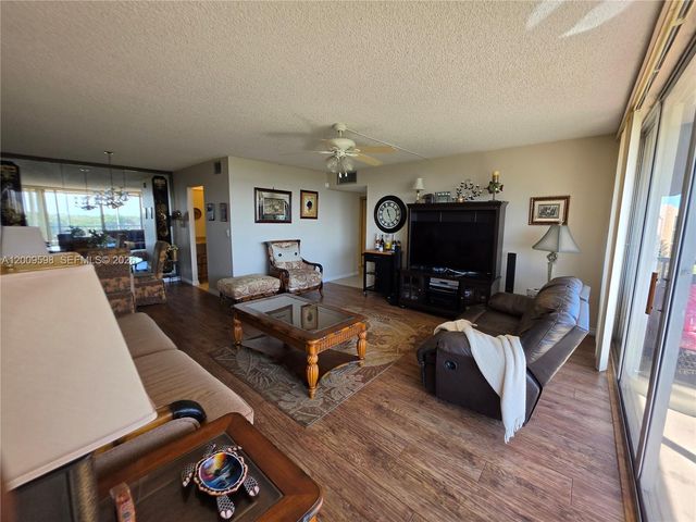 3771 Environ Blvd 649, Lauderhill, FL 33319