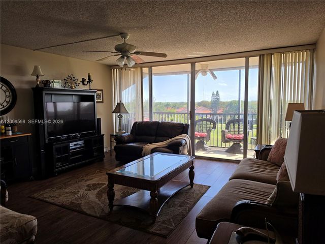 3771 Environ Blvd 649, Lauderhill, FL 33319