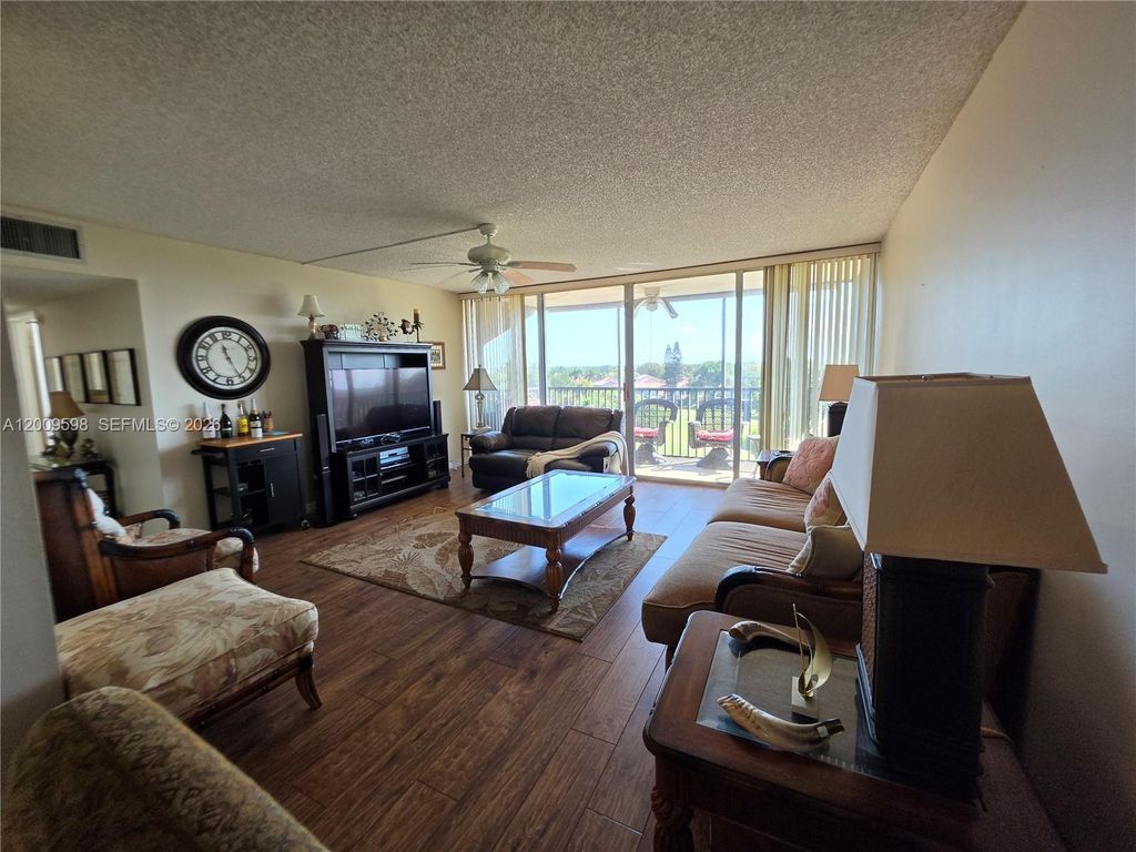 3771 Environ Blvd 649, Lauderhill, FL 33319