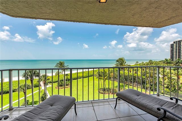 10701 Gulf Shore DR 502, Naples, FL 34108