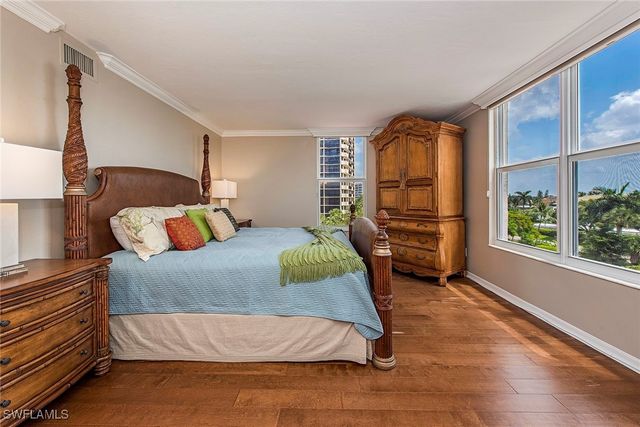 10701 Gulf Shore DR 502, Naples, FL 34108