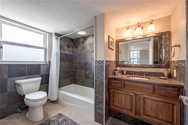 10701 Gulf Shore DR 502, Naples, FL 34108