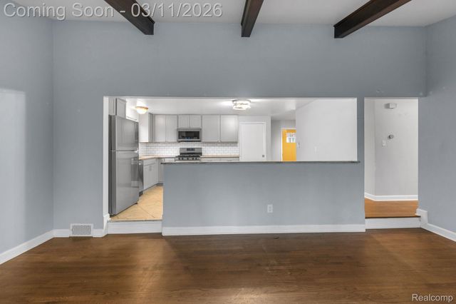 27445 Doreen Street, Farmington Hills, MI 48336