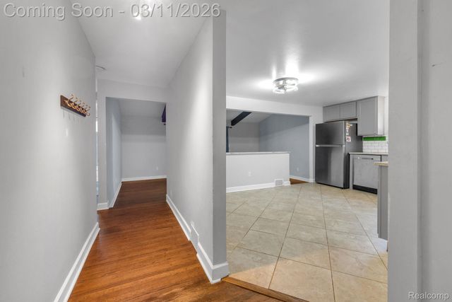 27445 Doreen Street, Farmington Hills, MI 48336