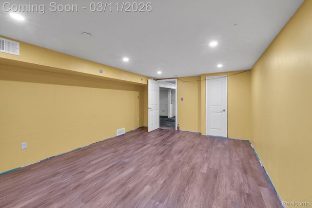 27445 Doreen Street, Farmington Hills, MI 48336