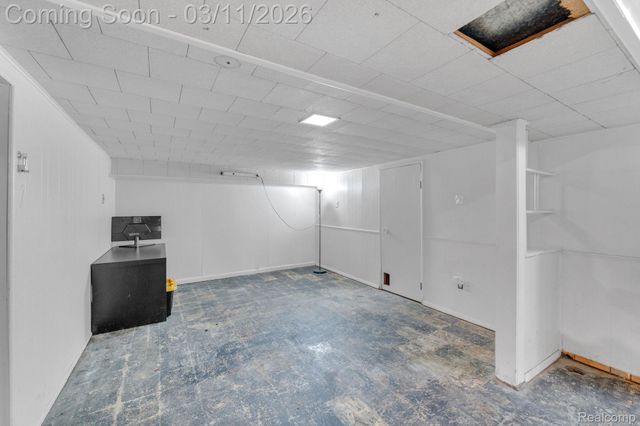 27445 Doreen Street, Farmington Hills, MI 48336