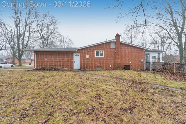 27445 Doreen Street, Farmington Hills, MI 48336