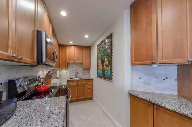 11605 3RD STREET E 305, Treasure Island, FL 33706