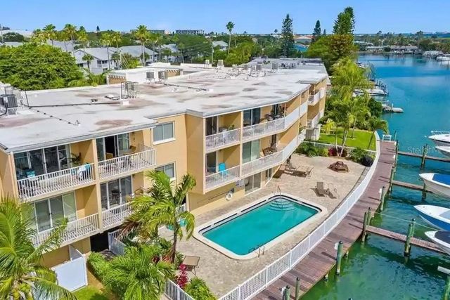 11605 3RD STREET E 305, Treasure Island, FL 33706