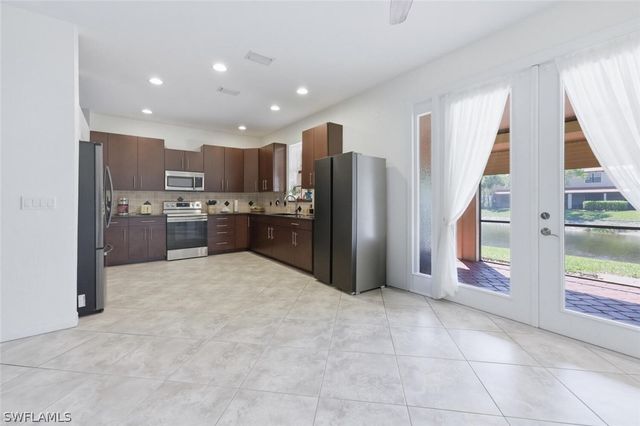 7577 Bristol CIR, Naples, FL 34120