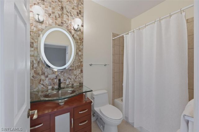 7577 Bristol CIR, Naples, FL 34120