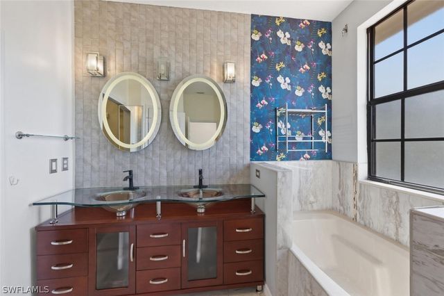 7577 Bristol CIR, Naples, FL 34120