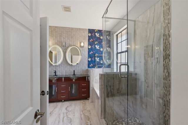 7577 Bristol CIR, Naples, FL 34120