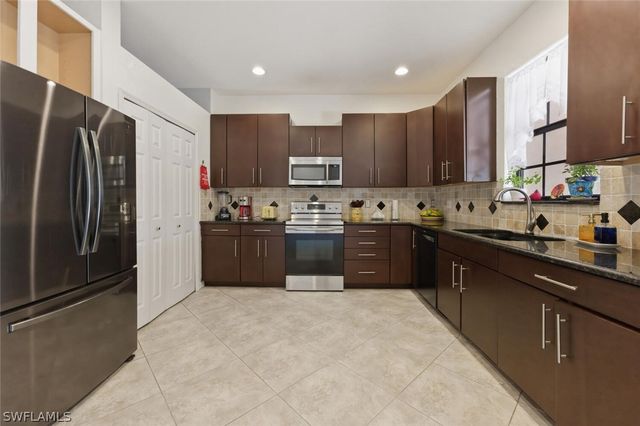 7577 Bristol CIR, Naples, FL 34120