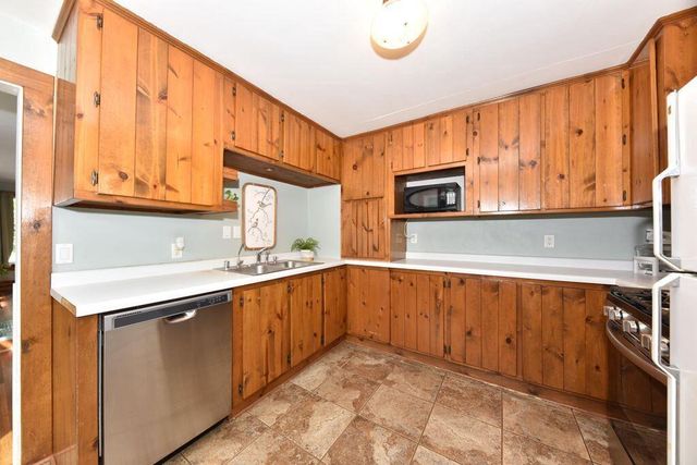 W282N6908 Main STREET, Merton, WI 53056