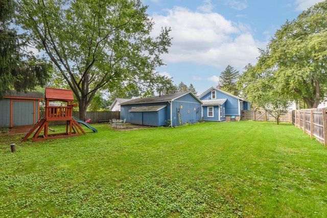 W282N6908 Main STREET, Merton, WI 53056