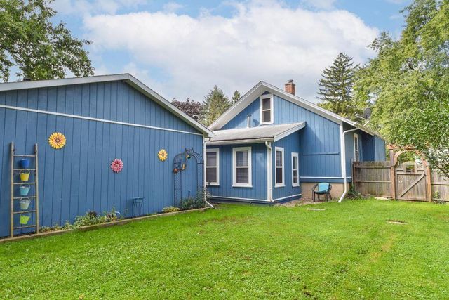 W282N6908 Main STREET, Merton, WI 53056