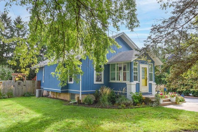 W282N6908 Main STREET, Merton, WI 53056
