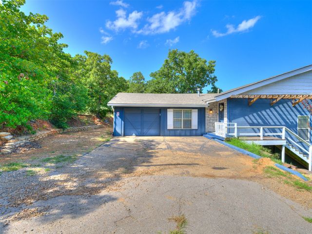 387 Holiday Hills Road, Eufaula, OK 74432