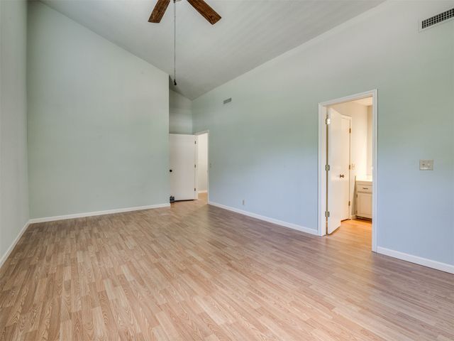 387 Holiday Hills Road, Eufaula, OK 74432