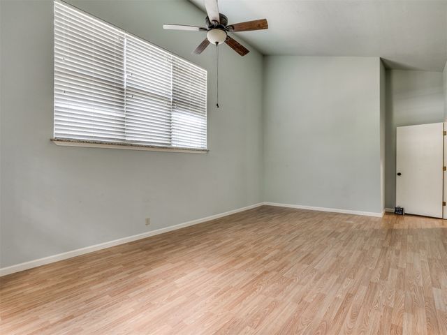 387 Holiday Hills Road, Eufaula, OK 74432