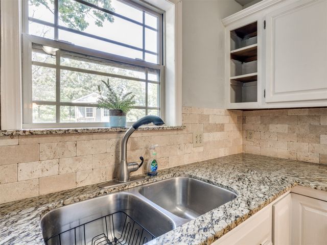 387 Holiday Hills Road, Eufaula, OK 74432