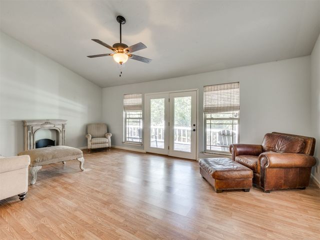 387 Holiday Hills Road, Eufaula, OK 74432