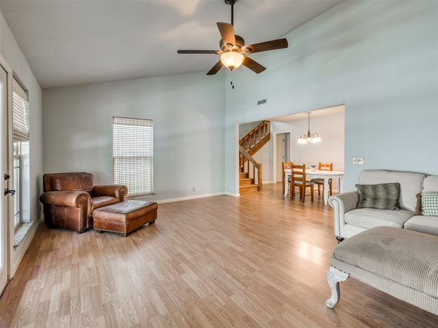 387 Holiday Hills Road, Eufaula, OK 74432