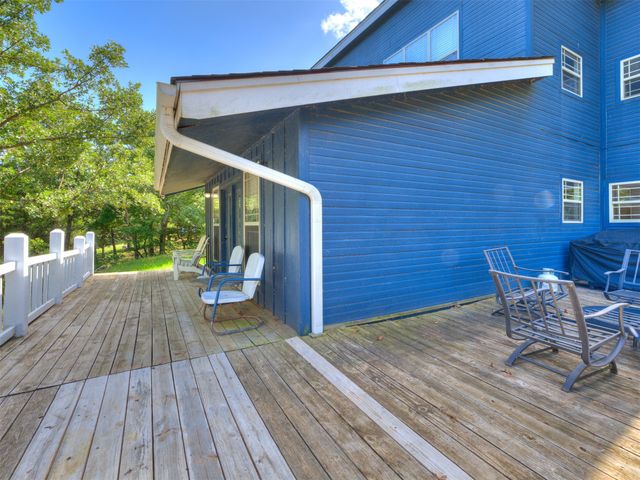 387 Holiday Hills Road, Eufaula, OK 74432