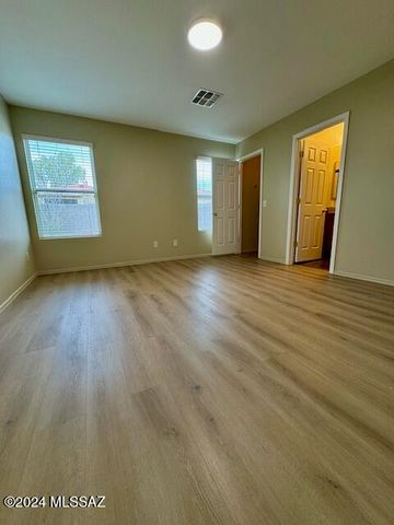 9381 E Rockhouse Peak Place, Tucson, AZ 85710
