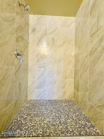 9381 E Rockhouse Peak Place, Tucson, AZ 85710