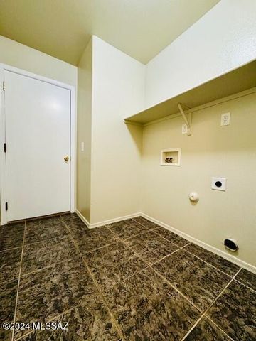 9381 E Rockhouse Peak Place, Tucson, AZ 85710