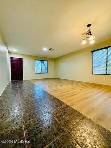9381 E Rockhouse Peak Place, Tucson, AZ 85710