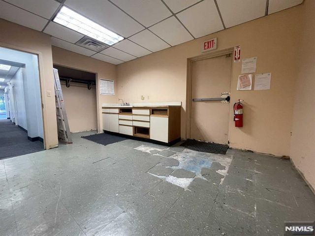 348 Broad Avenue, Leonia, NJ 07605