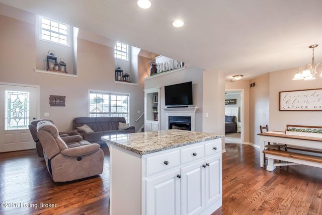 197 Stonecrest Dr, Fisherville, KY 40023