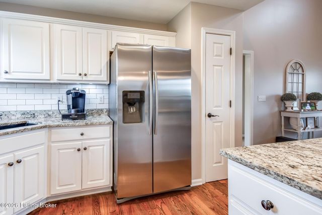 197 Stonecrest Dr, Fisherville, KY 40023