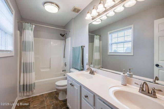 197 Stonecrest Dr, Fisherville, KY 40023