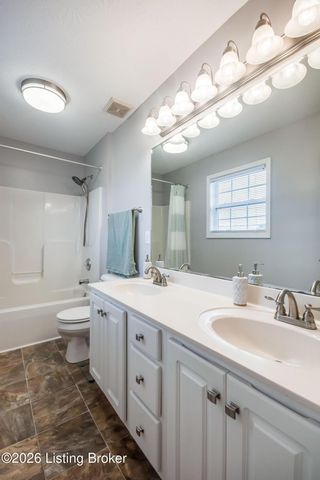 197 Stonecrest Dr, Fisherville, KY 40023