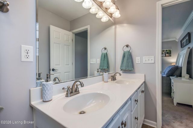 197 Stonecrest Dr, Fisherville, KY 40023