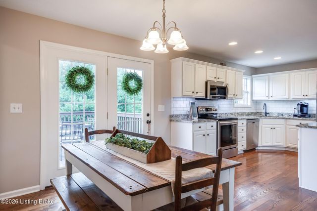197 Stonecrest Dr, Fisherville, KY 40023