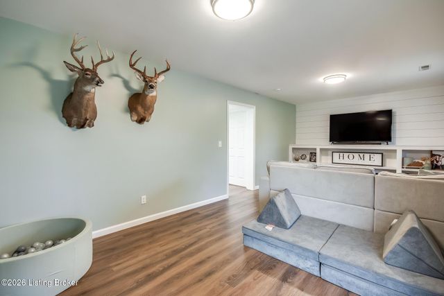 197 Stonecrest Dr, Fisherville, KY 40023