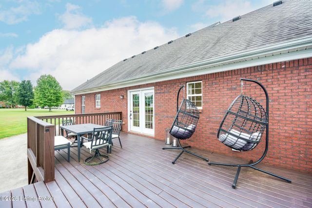 197 Stonecrest Dr, Fisherville, KY 40023