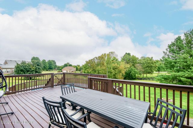197 Stonecrest Dr, Fisherville, KY 40023