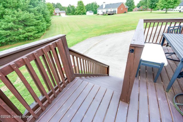 197 Stonecrest Dr, Fisherville, KY 40023