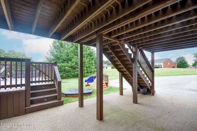 197 Stonecrest Dr, Fisherville, KY 40023